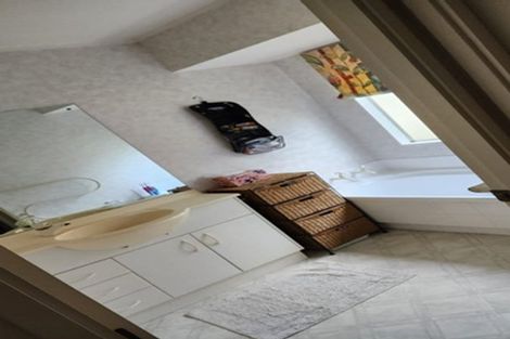 Photo of property in 1/12 Yarlside Place, Northpark, Auckland, 2013