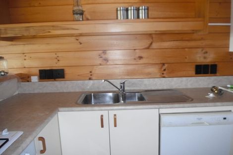 Photo of property in 10a Seaview Road, Paremata, Porirua, 5024