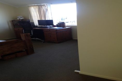 Photo of property in 36b Tamworth Crescent, Newlands, Wellington, 6037