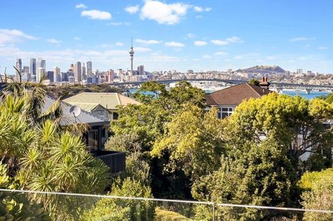 Photo of property in 35a Seaview Avenue, Northcote, Auckland, 0627