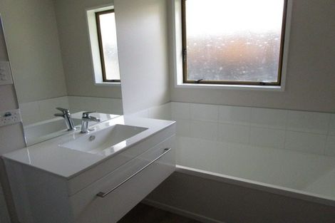 Photo of property in 1/10 Wadeley Road, Ilam, Christchurch, 8041