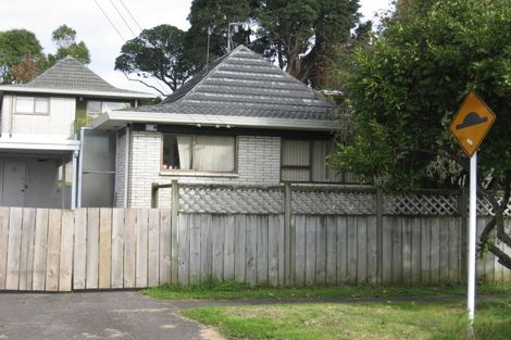 Photo of property in 2/11b Keystone Avenue, Mount Roskill, Auckland, 1041