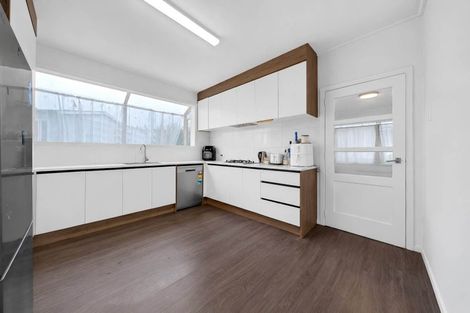 Photo of property in 11 Miro Street, New Lynn, Auckland, 0600