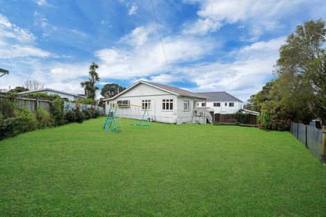 Photo of property in 11 Miro Street, New Lynn, Auckland, 0600