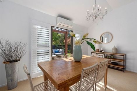 Photo of property in 7/8 Tobago Place, Sunnynook, Auckland, 0620