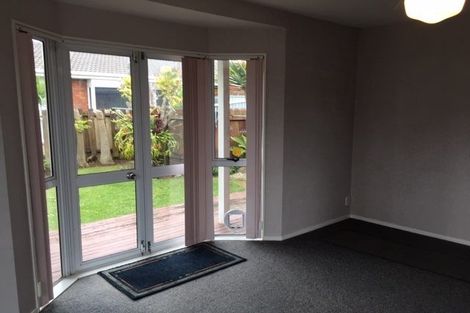 Photo of property in 2/527 Weymouth Road, Weymouth, Auckland, 2103