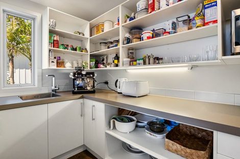 Photo of property in 60 Karewa Parade, Papamoa Beach, Papamoa, 3118