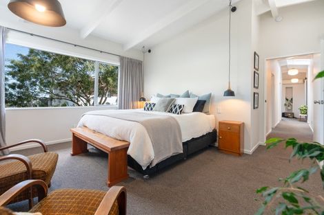 Photo of property in 15 Rangitane Street, Maupuia, Wellington, 6022