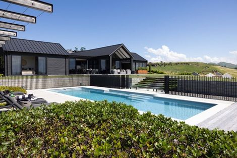 Photo of property in 37 Gummer Road, Havelock North, 4130