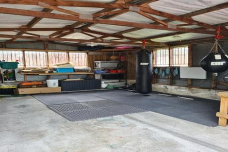 Photo of property in 8 Pahi Place, West Harbour, Auckland, 0618