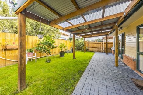 Photo of property in 38 Maypark Crescent, Flat Bush, Auckland, 2016