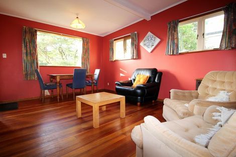 Photo of property in 42 Minnehaha Avenue, Titirangi, Auckland, 0604