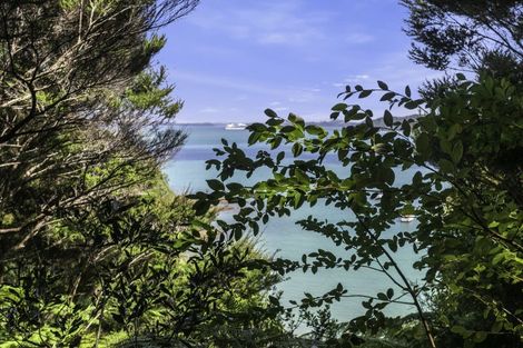 Photo of property in 200 Te Wahapu Road, Russell, 0272