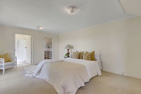 Photo of property in 2 Karoro Place, Paremata, Porirua, 5024