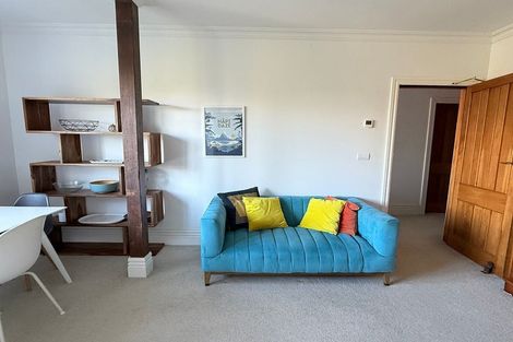 Photo of property in 8 Central Terrace, Kelburn, Wellington, 6012