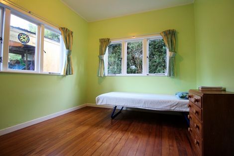 Photo of property in 42 Minnehaha Avenue, Titirangi, Auckland, 0604