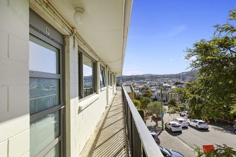 Photo of property in 9/4 Derby Street, Mount Victoria, Wellington, 6011