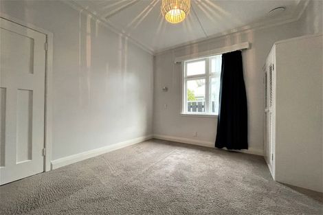 Photo of property in 18 Parkvale Road, Karori, Wellington, 6012