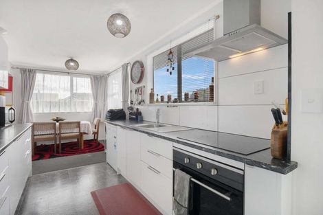 Photo of property in 31 Cross Street, Castlecliff, Whanganui, 4501