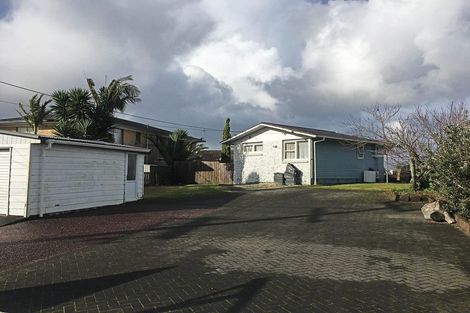 Photo of property in 169 Hobsonville Road, West Harbour, Auckland, 0618