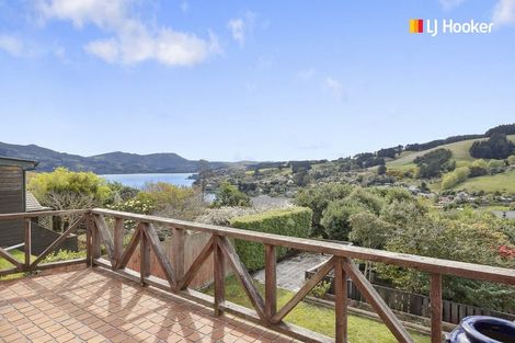 Photo of property in 9 Featherston Street, Macandrew Bay, Dunedin, 9014