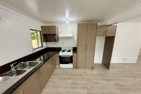 Photo of property in 11 Pokapu Street, Titirangi, Auckland, 0600