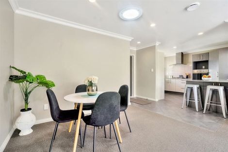 Photo of property in 10 Nirmal Place, Sunnyvale, Auckland, 0612