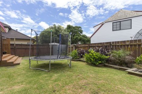 Photo of property in 30a Fiesta Drive, Half Moon Bay, Auckland, 2012