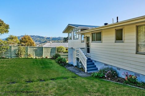Photo of property in 54 Gloaming Hill, Titahi Bay, Porirua, 5022