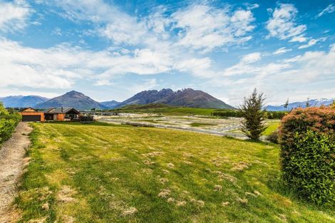 Photo of property in 19 Cunninghams Drive, Jacks Point, Queenstown, 9371
