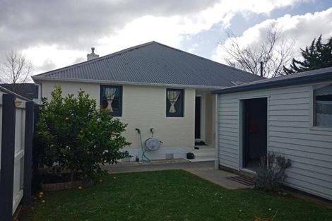 Photo of property in 11 Savage Crescent, Upper Hutt Central, Upper Hutt, 5018