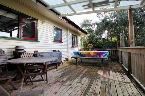 Photo of property in 42 Minnehaha Avenue, Titirangi, Auckland, 0604