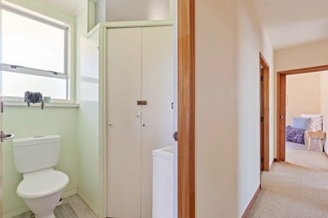 Photo of property in 29 Awanui Street, Merrilands, New Plymouth, 4312