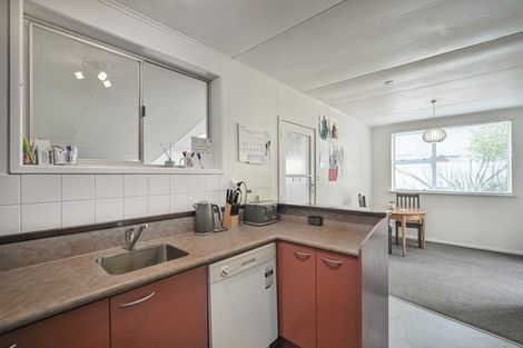 Photo of property in 2/34 Te Aute Road, Havelock North, 4130