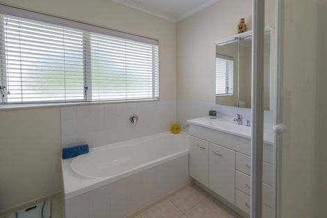 Photo of property in 43 Koputaroa Road, Levin, 5575