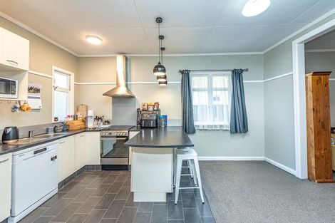 Photo of property in 74 Portal Street, Durie Hill, Whanganui, 4500