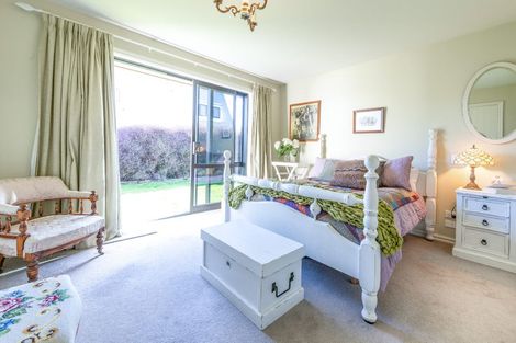 Photo of property in 40 Church Street, Oxford, 7430