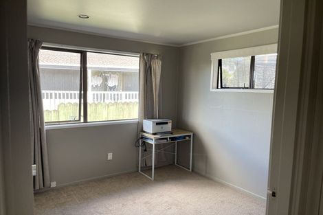 Photo of property in 10 Granville Drive, Massey, Auckland, 0614