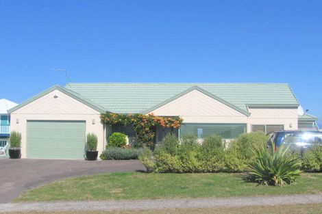 Photo of property in 105 Centennial Drive, Whitianga, 3510