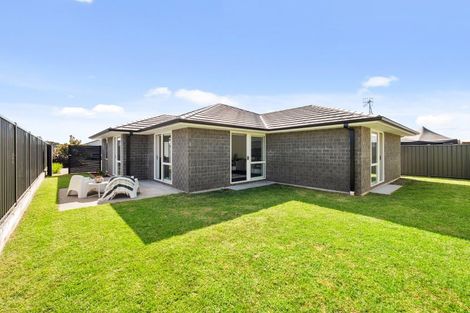 Photo of property in 18 Tabraham Crescent, Pyes Pa, Tauranga, 3112