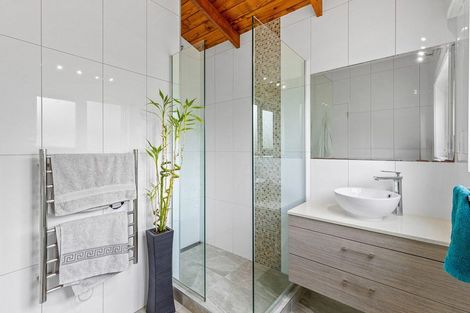 Photo of property in 17 Rheingold Place, Huapai, Kumeu, 0810