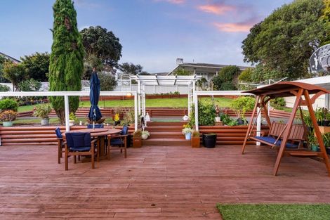 Photo of property in 20 Goodwood Drive, Goodwood Heights, Auckland, 2105