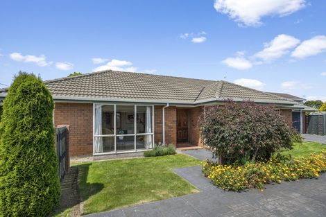 Photo of property in 2/9 Wittys Road, Avonhead, Christchurch, 8042