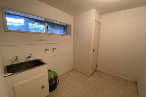 Photo of property in 4b Kathy Terrace, Stanmore Bay, Whangaparaoa, 0932