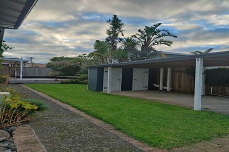 Photo of property in 2/11 Seaview Avenue, Northcote, Auckland, 0627