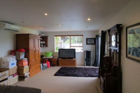 Photo of property in 5 Mayfair Place, Westown, New Plymouth, 4310