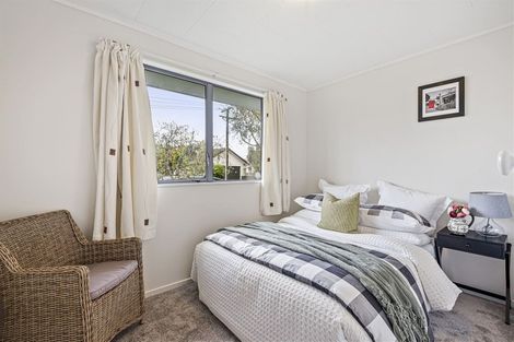 Photo of property in 1 Stephen Avenue, Henderson, Auckland, 0610