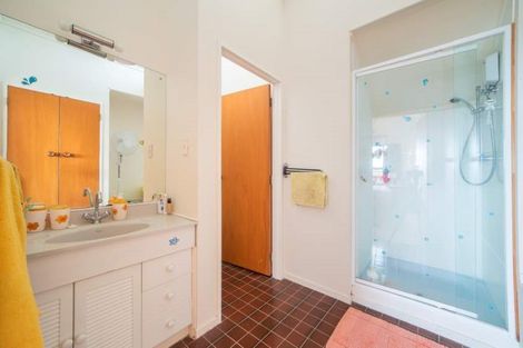 Photo of property in 1/386 Glenfield Road, Glenfield, Auckland, 0629