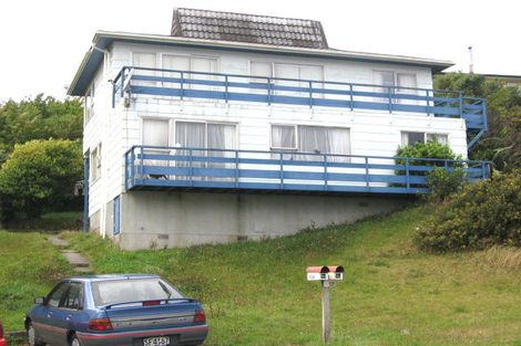 Photo of property in 9a Bloomsbury Grove, Newlands, Wellington, 6037