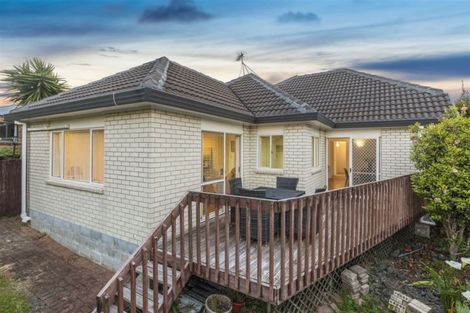 Photo of property in 6a Fayette Place, Te Atatu South, Auckland, 0610